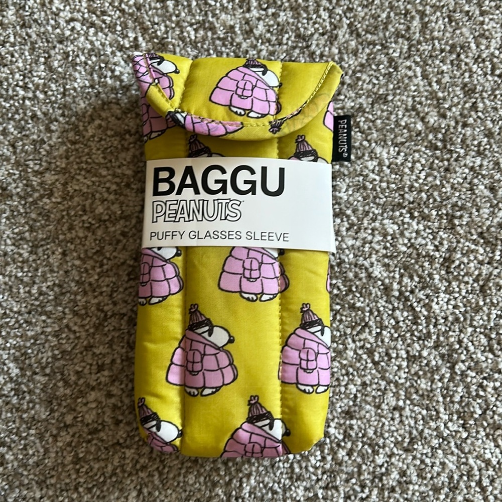 Baggu x Peanuts NWT Puffy Glasses Sleeve - Mini Puffer Snoopy